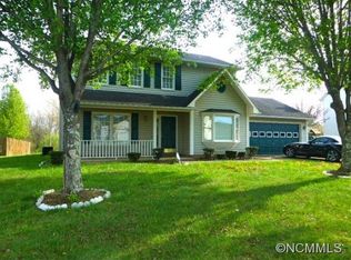 1020 Thorncrest Dr, Fletcher, NC 28732