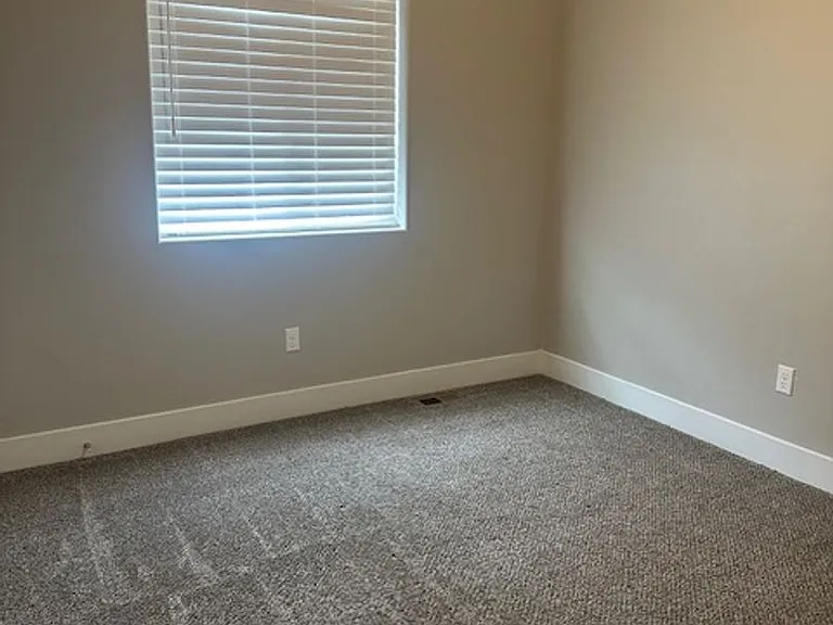 1601 Quartz Dr #D — Photo 26