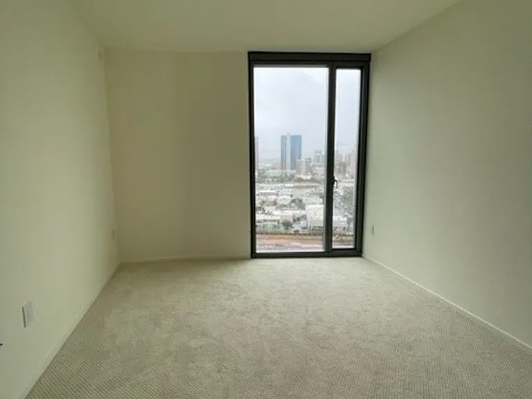 1000 Auahi St #1607 — Photo 11