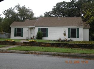 1600 Eagle Dr, Fort Worth, TX 76111