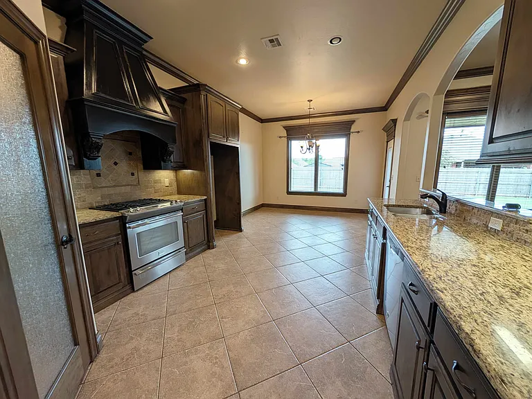 6405 Bent Wood Dr — Photo 8