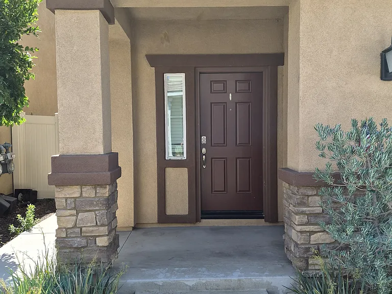24292 Bay Laurel Ave — Photo 1