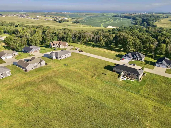 LOT 36 Amara Ct, Peosta, IA 52068