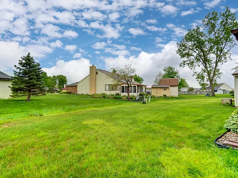 10610 Wood Flower Ct — Photo 33