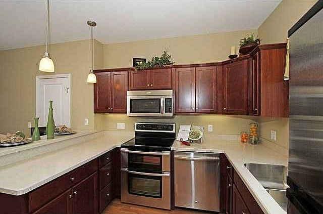 2nd image of 1609 Brooklynn Park E