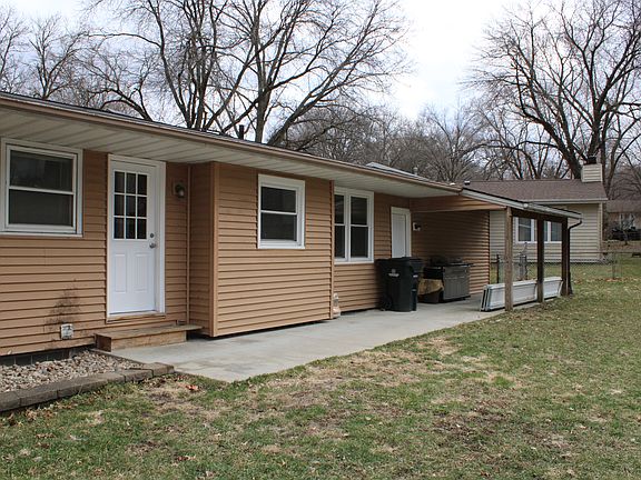 2nd image of 3719 Northwood Dr NE