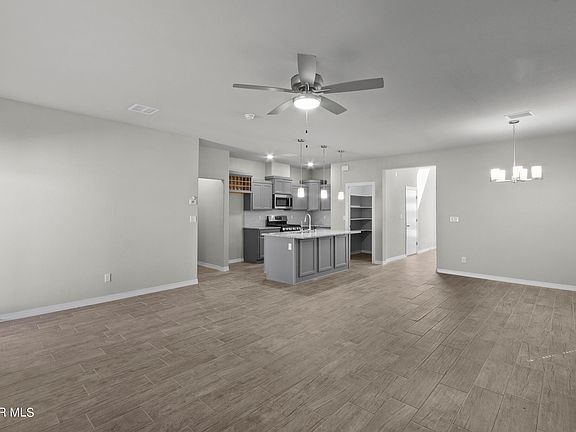 4th image of 13163 Gusart Ave