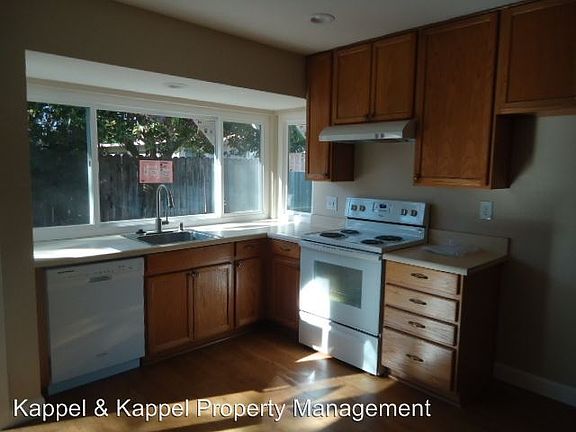 5th image of 2225 Sandpiper Dr