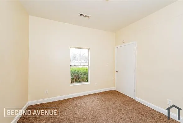 3201 Avenue E — Photo 7