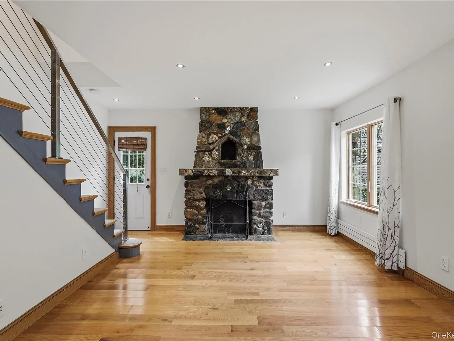 2 bed, 2.0 bath, 2895 sqft, $5,000 — Photo 4
