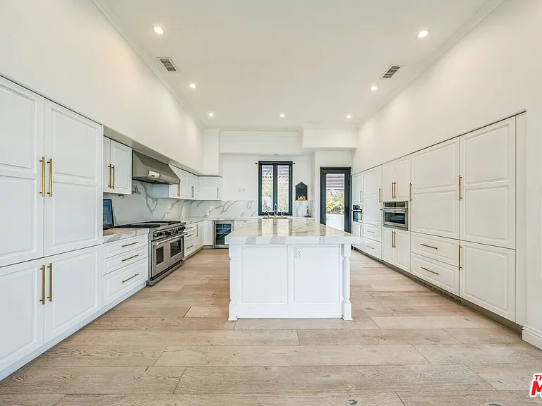4576 Martson Dr — Photo 8