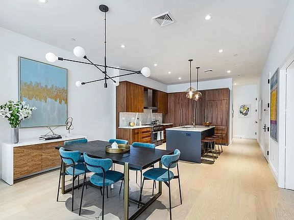 2nd image of 106 Franklin St #2