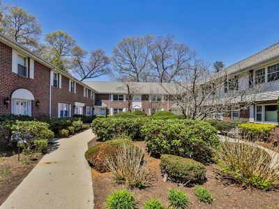 21 Westerly St APT 3, Wellesley, MA, 02482