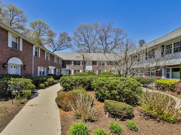 21 Westerly St APT 3, Wellesley, MA 02482