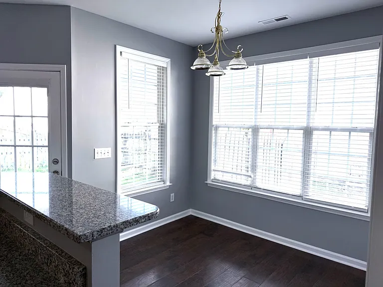 5517 Keowee Way — Photo 3