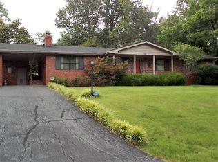 988 Woodlawn Dr, Madisonville, KY 42431