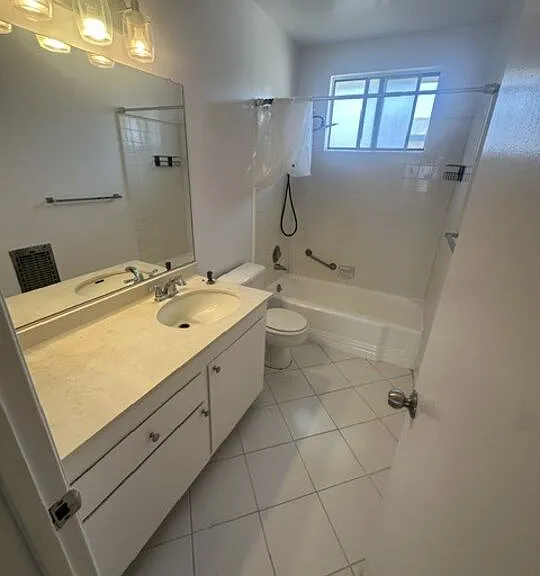 1461 S Canfield Ave — Photo 14