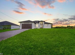 3371 Meadow Rd, Lehigh Acres, FL 33974