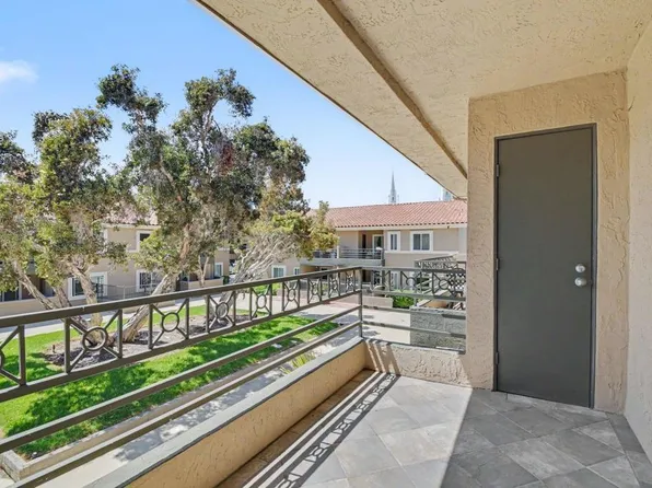 7405 Charmant Dr Unit 2022, San Diego, CA 92122