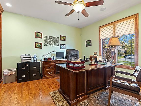 3rd image of 320 Pinehurst Dr