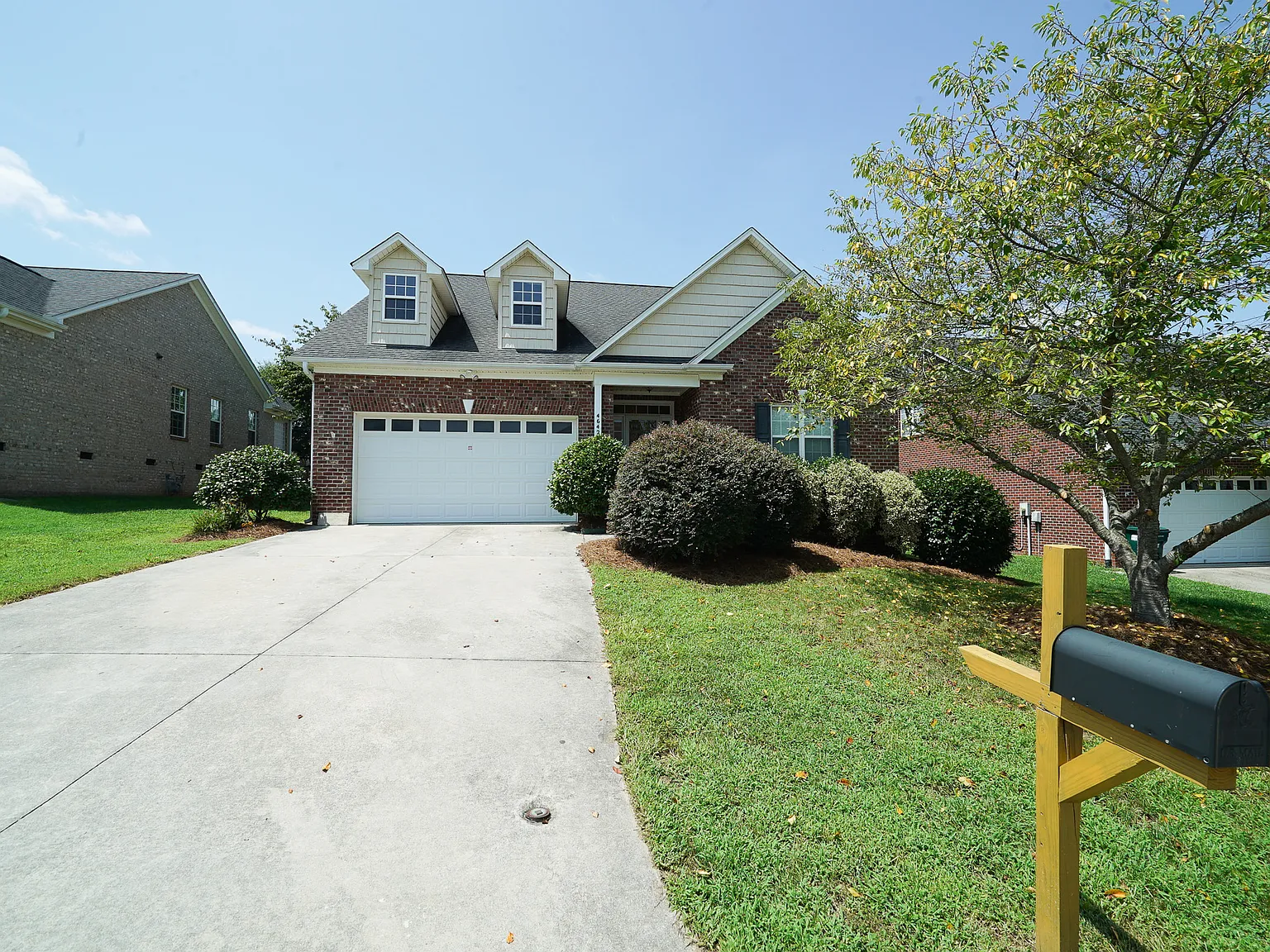 4 bed, 2780 sqft, $2,390 — Photo 1