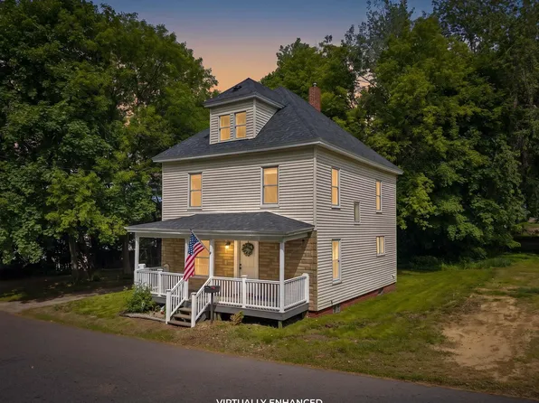 14 Green Street, Livermore Falls, ME 04254
