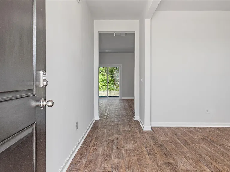 492 Lake Ridge Blvd — Photo 16