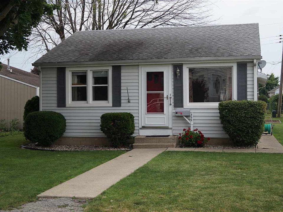 1st image of 808 W 9th St