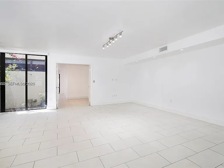 8124 SW 87th Ter — Photo 11