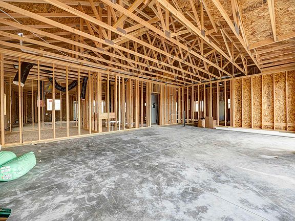 2nd image of 211 Packer St