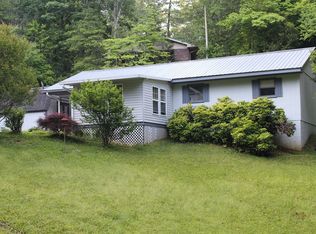 97 Foxfire St, Franklin, NC 28734