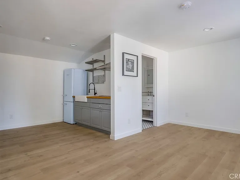 554 S Lemon St #B — Photo 4