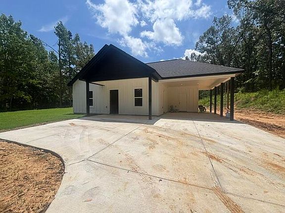 3rd image of 205 Pine Lake Dr