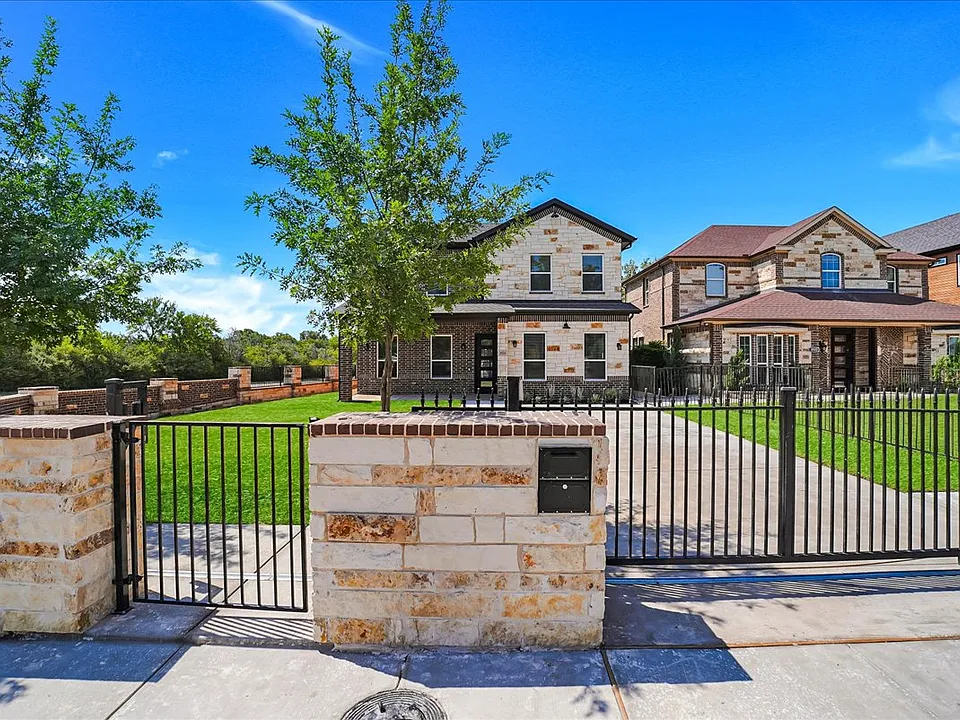 8924 Dunlap Dr