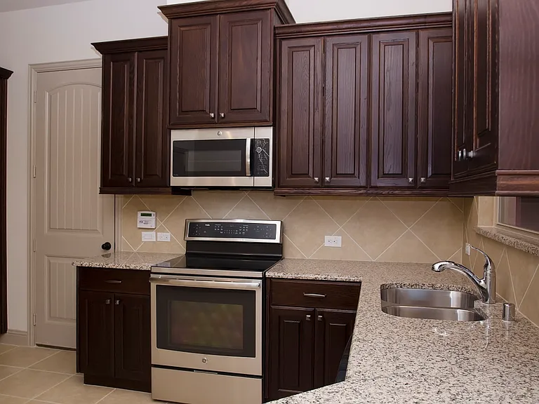 939 Whitehall Dr — Photo 11