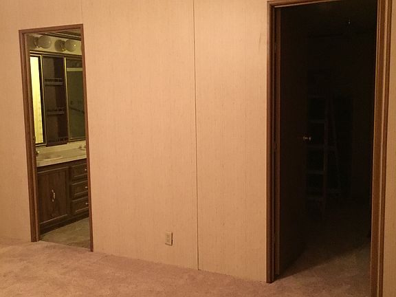 Master bath and walk in 