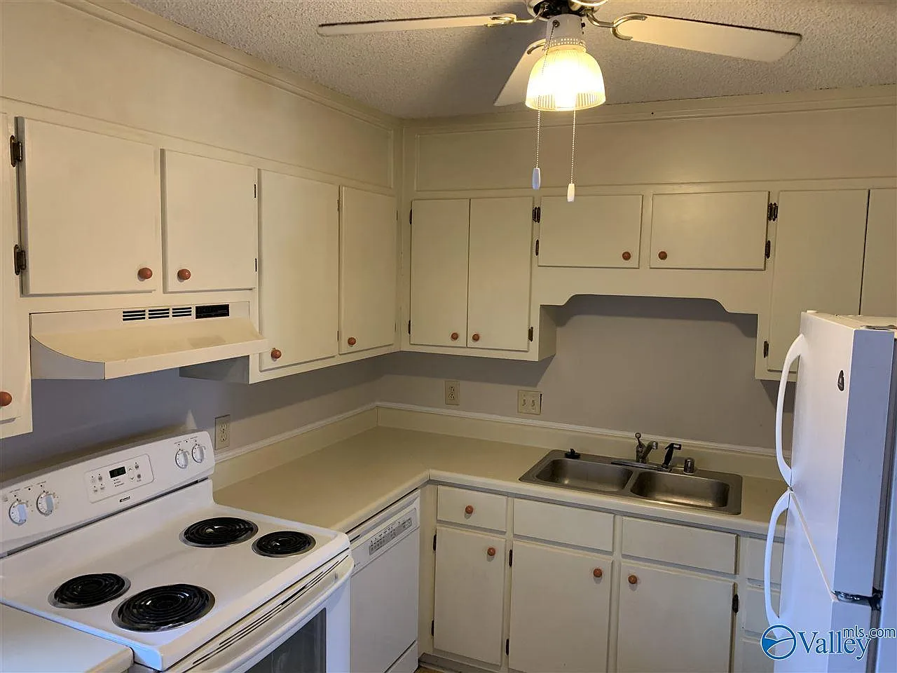 2 bed, 2.0 bath, 1000 sqft, $1,300 — Photo 3