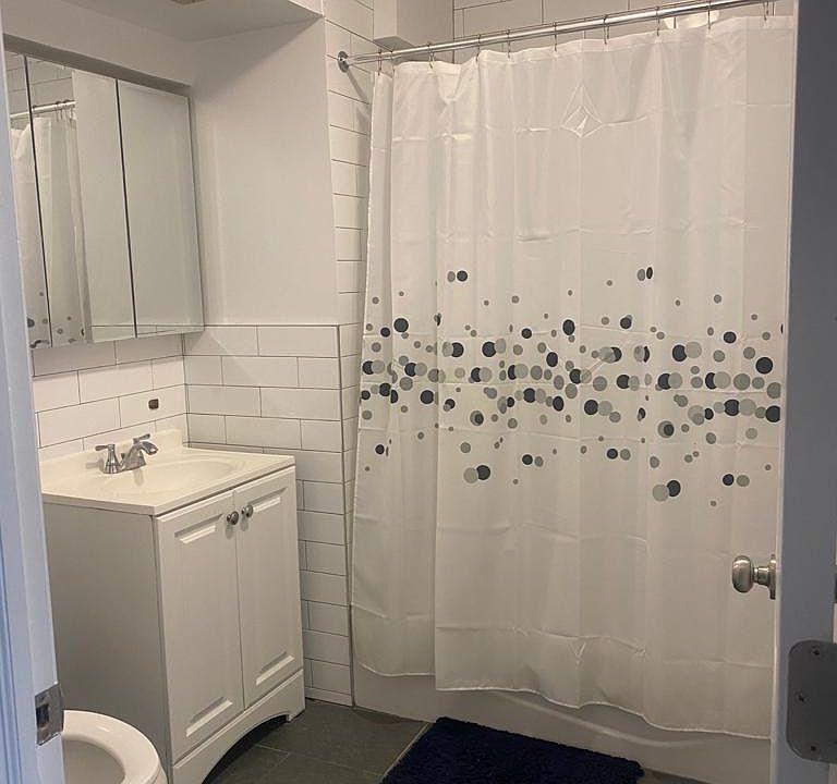 2nd image of 2760 Decatur Ave #1
