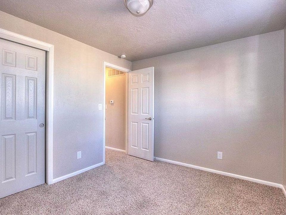 2nd image of 3520 W Dill Dr
