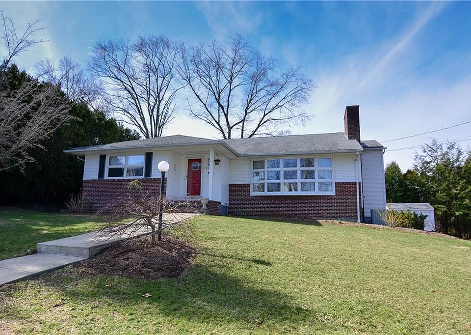 1st image of 138 Sweetbriar Dr