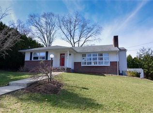 138 Sweetbriar Dr, Cranston, RI 02920