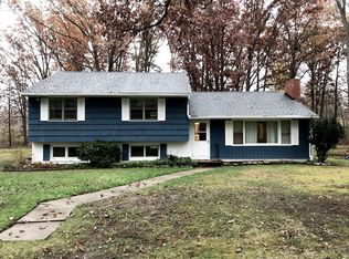 2422 Wayland Rd, Deerfield, OH 44411