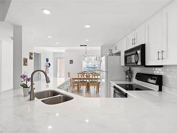 5th image of 821 Gulf Pavilion DR #106