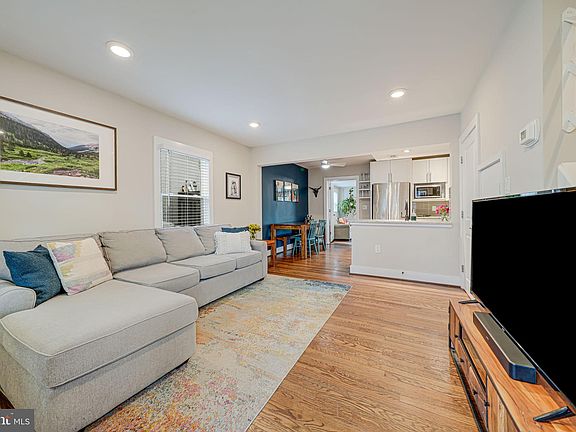 4th image of 309 S Veitch St