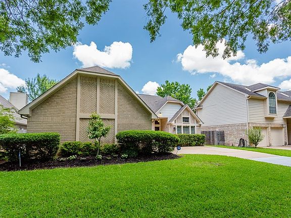 3rd image of 3326 Rushwood Ln