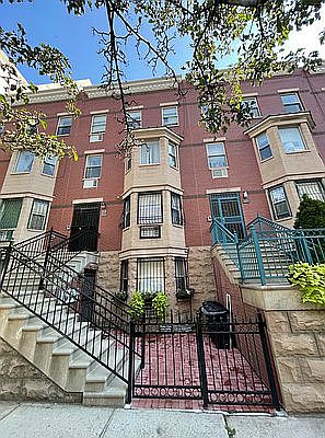 1st image of 65 E 117th St #4