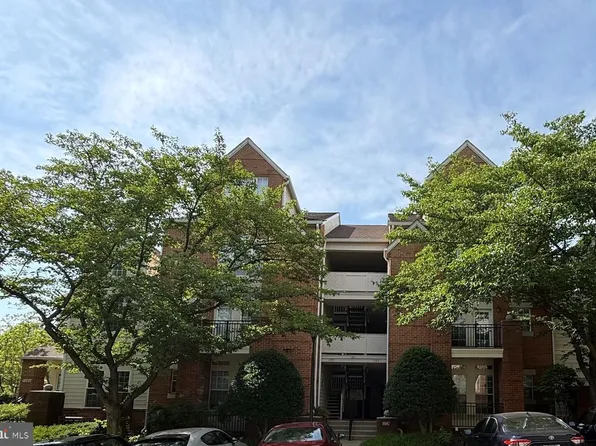 1367 Garden Wall Cir APT C, Reston, VA 20194