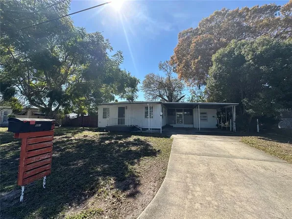 213 Lark Dr, Largo, FL 33778