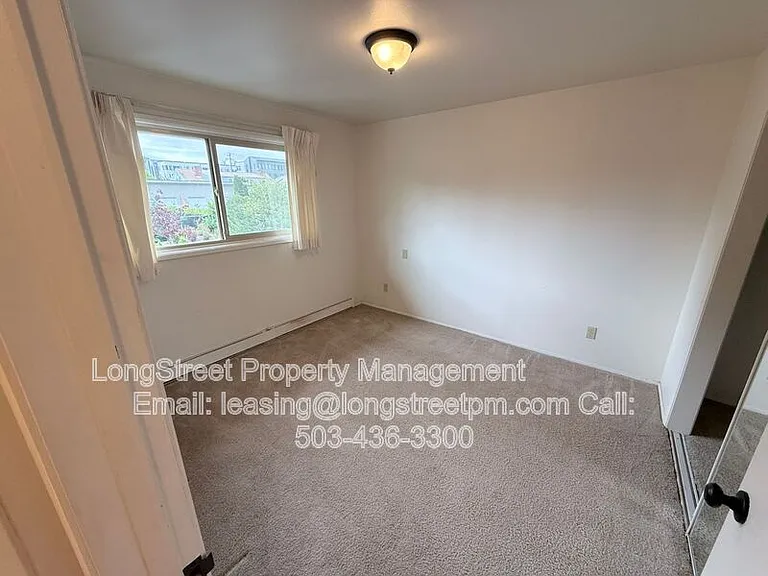 2624 NW Tyler Ave — Photo 10