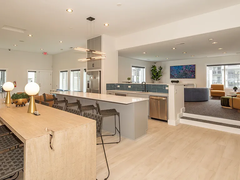 Lumina Apartments — Photo 40